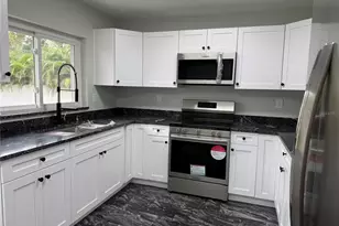 6221 6th Ave N, Saint Petersburg, FL 33710 - Photo 12