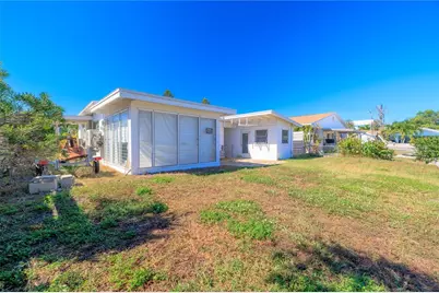 17611 1st Street E, Redington Shores, FL 33708 - Photo 24