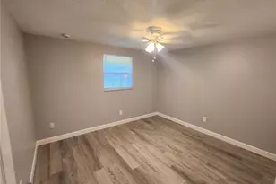 12319 N 9th St, Tampa, FL 33612 - Photo 8