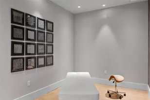 275 1st Ave S, Saint Petersburg, FL 33701 - Photo 16