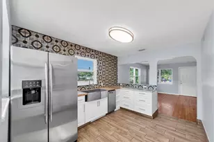 1101 A 28th Street N, Saint Petersburg, FL 33713 - Photo 4