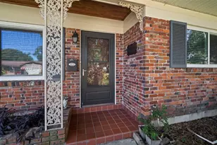 501 N Bryan Cir, Brandon, FL 33511 - Photo 2