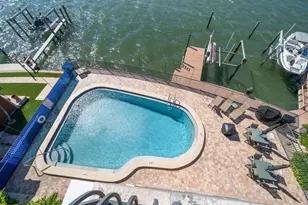 200 Dolphin Point, Clearwater Beach, FL 33767 - Photo 58