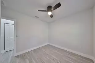 16407 Lake Byrd Dr, Tampa, FL 33618 - Photo 18