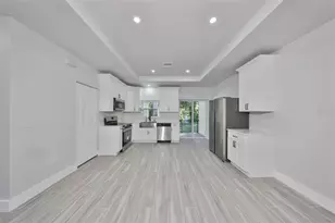 16407 Lake Byrd Dr, Tampa, FL 33618 - Photo 10