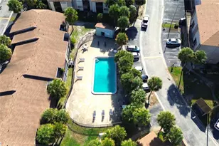 6336 Newtown Cir, Tampa, FL 33615 - Photo 10