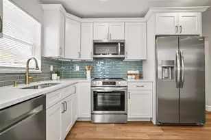 1471 Gladys Cir, Dunedin, FL 34698 - Photo 4