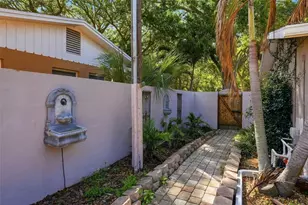 8235 39th Ave N, Saint Petersburg, FL 33709 - Photo 28