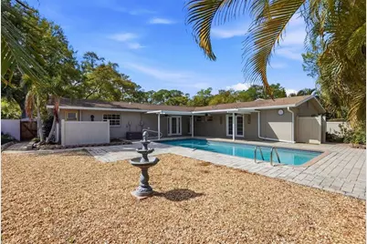 8235 39th Avenue N, Saint Petersburg, FL 33709 - Photo 2