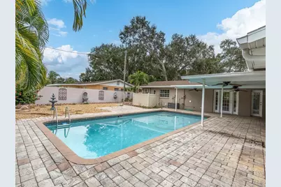 8235 39th Avenue N, Saint Petersburg, FL 33709 - Photo 2