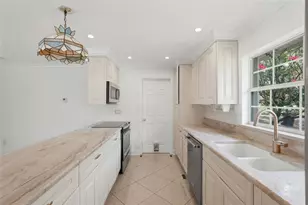 8235 39th Ave N, Saint Petersburg, FL 33709 - Photo 6