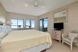 1813 Mariner Dr, Tarpon Springs, FL 34689 - Photo 4