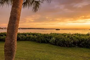 1813 Mariner Dr, Tarpon Springs, FL 34689 - Photo 1