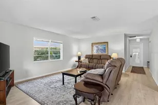 2113 Hailstone Cir, Sun City Center, FL 33573 - Photo 6