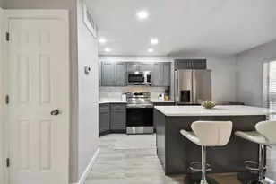 8901 Blind Pass Rd, Saint Pete Beach, FL 33706 - Photo 10