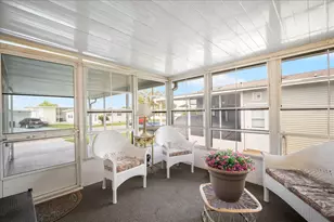 35045 Cynthia Ave, Zephyrhills, FL 33541 - Photo 18