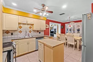 7000 38th Ave N, Saint Petersburg, FL 33710 - Photo 10