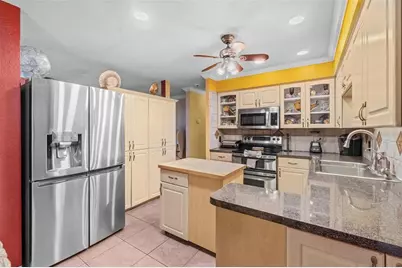 7000 38th Avenue N, Saint Petersburg, FL 33710 - Photo 8