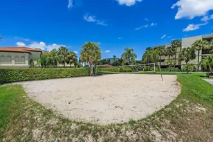 7467 Bayshore Dr, Treasure Island, FL 33706 - Photo 30