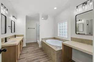 9902 7 Roads Pl, Thonotosassa, FL 33592 - Photo 8