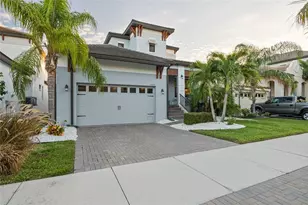 1025 Seagrape Dr, Ruskin, FL 33570 - Photo 6