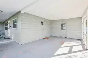 520 Fairfax Ln, Apollo Beach, FL 33572 - Photo 4