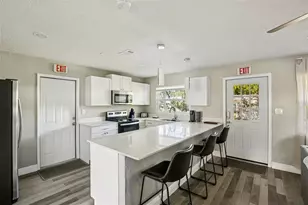 520 Fairfax Ln, Apollo Beach, FL 33572 - Photo 12