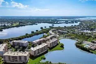 6425 Shoreline Dr, Saint Petersburg, FL 33708 - Photo 4