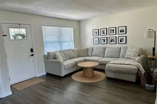 7100 21st St N, Saint Petersburg, FL 33702 - Photo 6