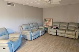 8806 Bay Pointe Dr, Tampa, FL 33615 - Photo 4