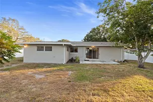 13705 Jamaica Dr, Seminole, FL 33776 - Photo 30
