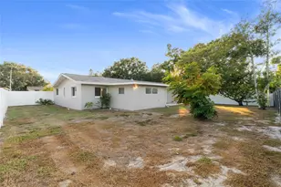 13705 Jamaica Dr, Seminole, FL 33776 - Photo 28