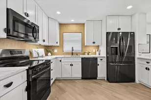 742 91st Ave N, Saint Petersburg, FL 33702 - Photo 12