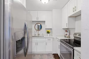 3645 Dartmouth Ave N, Saint Petersburg, FL 33713 - Photo 10