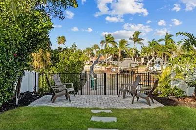 4592 40th Street S, Saint Petersburg, FL 33711 - Photo 4