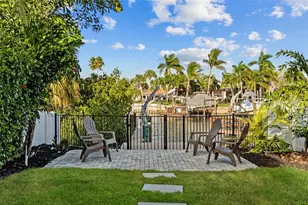 4592 40th St S, Saint Petersburg, FL 33711 - Photo 4