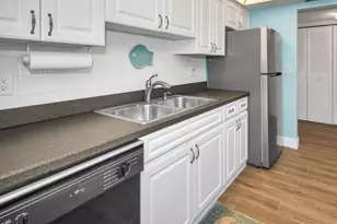 634 Edgewater Dr, Dunedin, FL 34698 - Photo 8