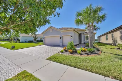 15527 Corona Del Mar Drive, Wimauma, FL 33598 - Photo 2