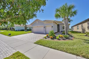 15527 Corona Del Mar Dr, Wimauma, FL 33598 - Photo 2