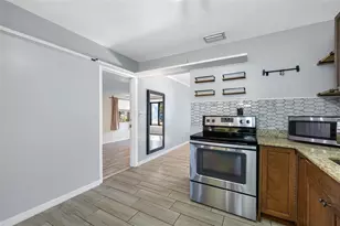 3033 24th Ave N, Saint Petersburg, FL 33713 - Photo 8