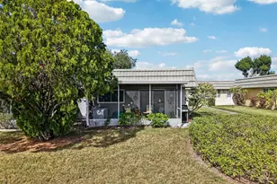 201 Kings Blvd, Sun City Center, FL 33573 - Photo 2