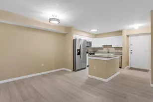 9481 Highland Oak Dr, Tampa, FL 33647 - Photo 6