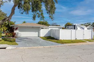 7850 Raintree Dr, New Port Richey, FL 34653 - Photo 4