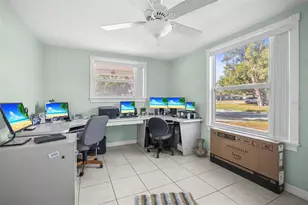 401 Davison Ave NE, Saint Petersburg, FL 33703 - Photo 26