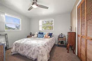 401 Davison Ave NE, Saint Petersburg, FL 33703 - Photo 24