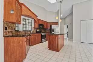 1714 Palomino Dr, Tarpon Springs, FL 34689 - Photo 6
