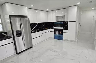 1506 E Poinsettia Ave, Tampa, FL 33612 - Photo 2