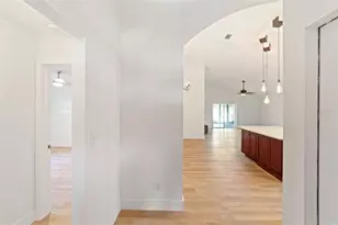 24407 Rolling View Ct, Lutz, FL 33559 - Photo 6