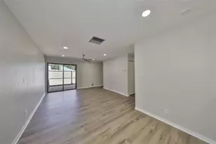 8616 Palm Ln, Temple Terrace, FL 33637 - Photo 8
