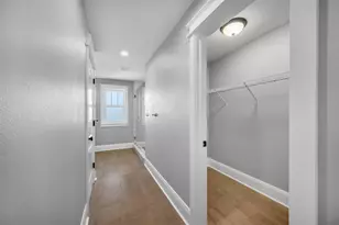 319 W Giddens Ave, Tampa, FL 33603 - Photo 18